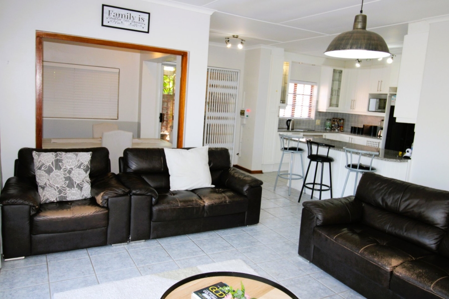 To Let 4 Bedroom Property for Rent in Gonubie Eastern Cape